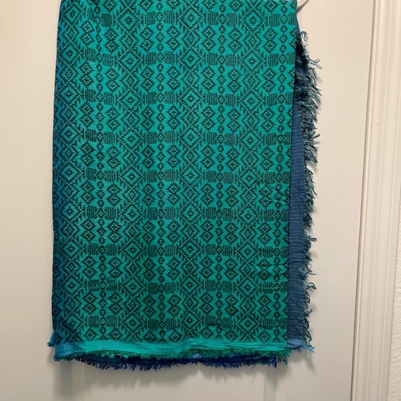Pashmina Style Scarf/Wrap Blue and Green EUC - Picture 6 of 12